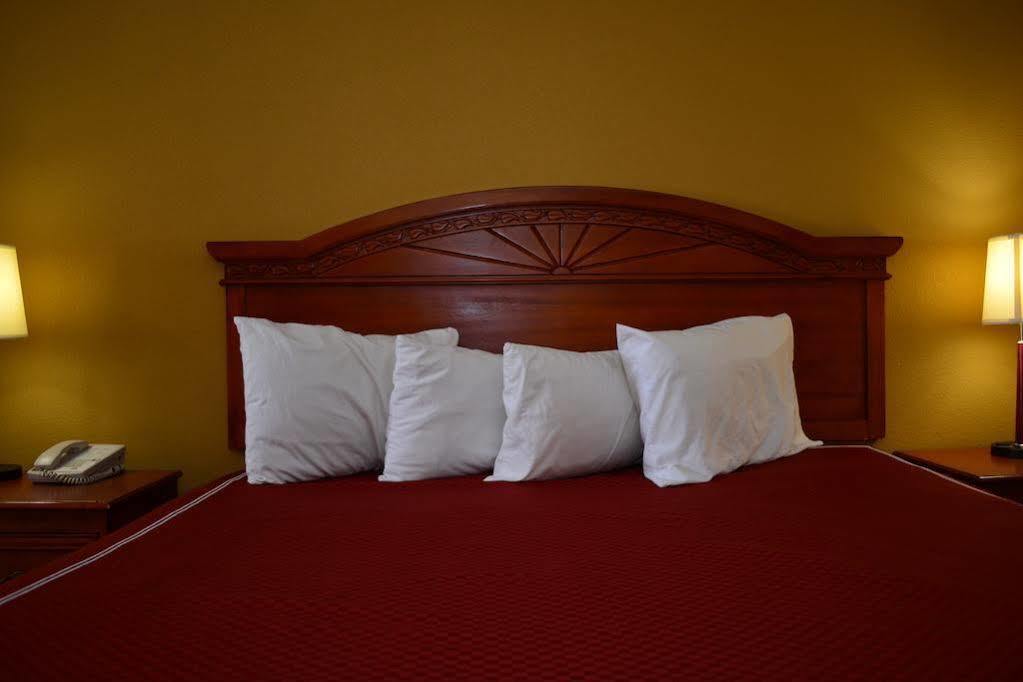 Americas Best Value Inn Yukon Exterior foto