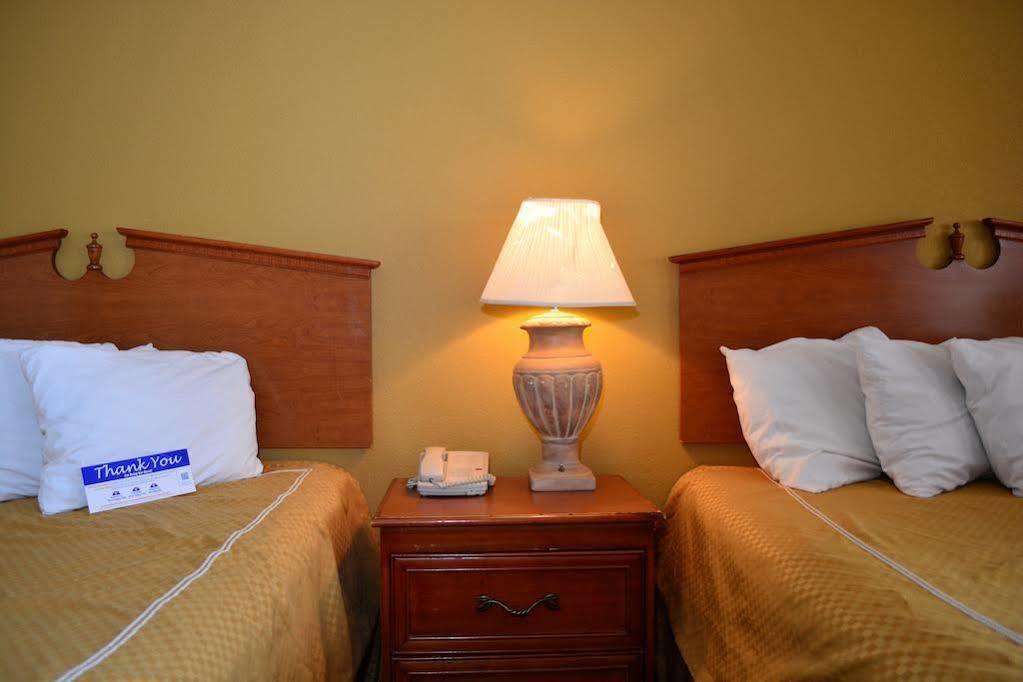 Americas Best Value Inn Yukon Exterior foto